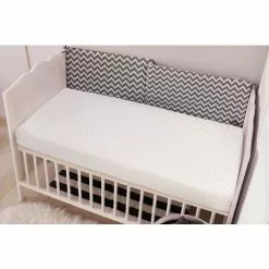 Matelas Bébé Doux 60x120 Cm - Épaisseur 10 Cm - Haute Densité - Soutien Mi-ferme - Déhoussable - Anti Acariens - Sanitized - Garantie 5 Ans - Sarah & Maël